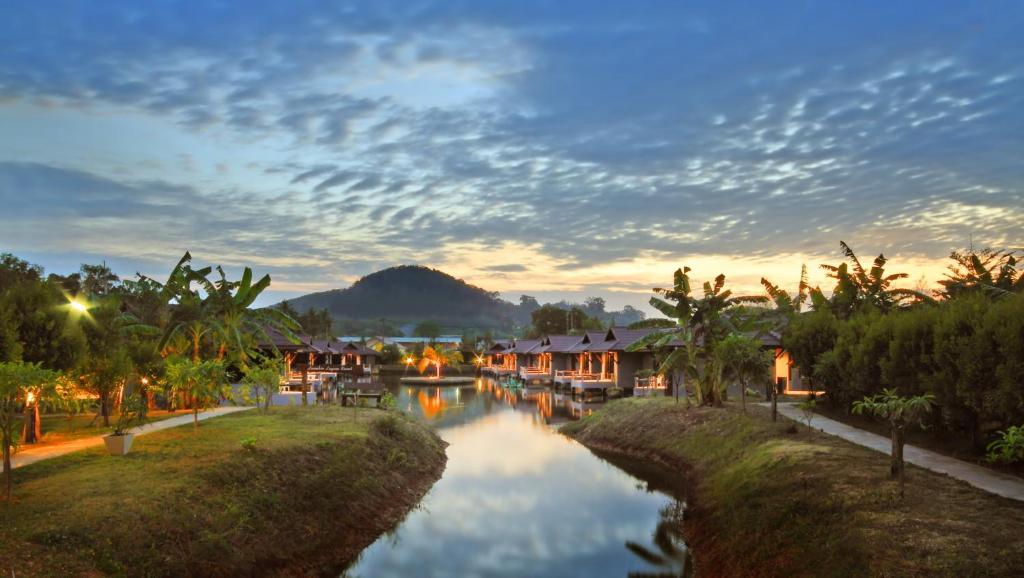 The Villa Laemhin Lagoon Resort Phuket Bagian luar foto