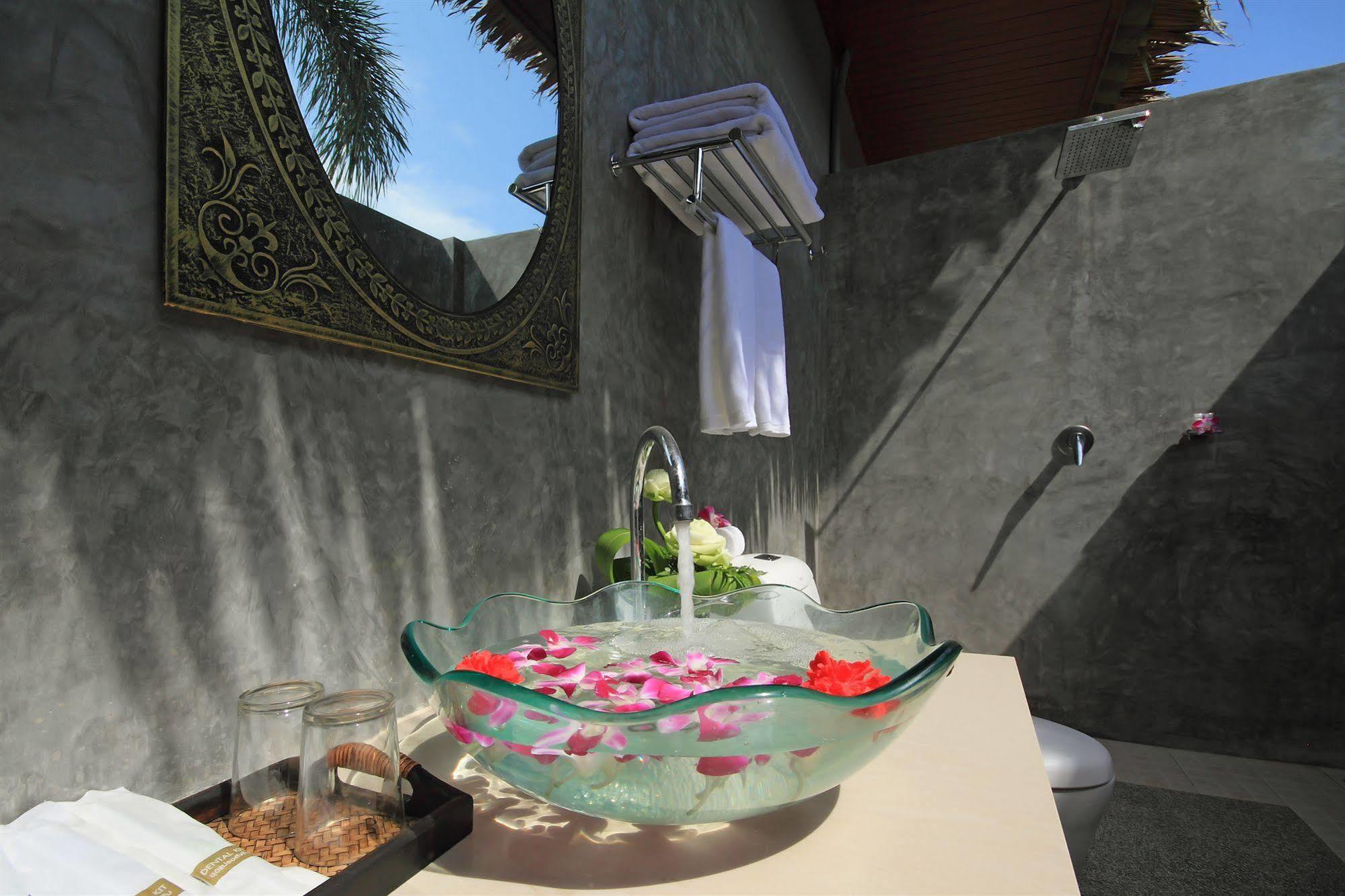 The Villa Laemhin Lagoon Resort Phuket Bagian luar foto