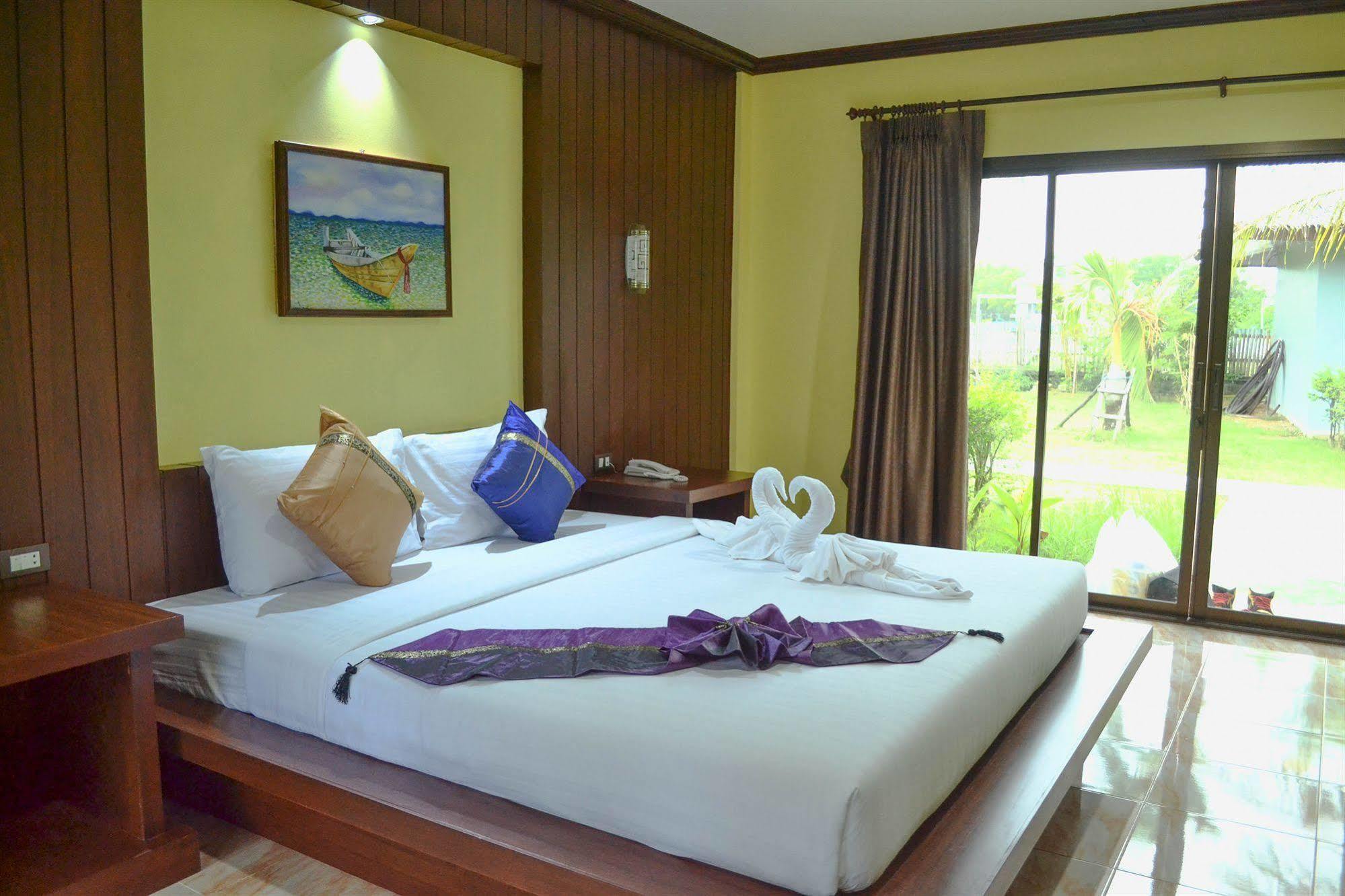 The Villa Laemhin Lagoon Resort Phuket Bagian luar foto