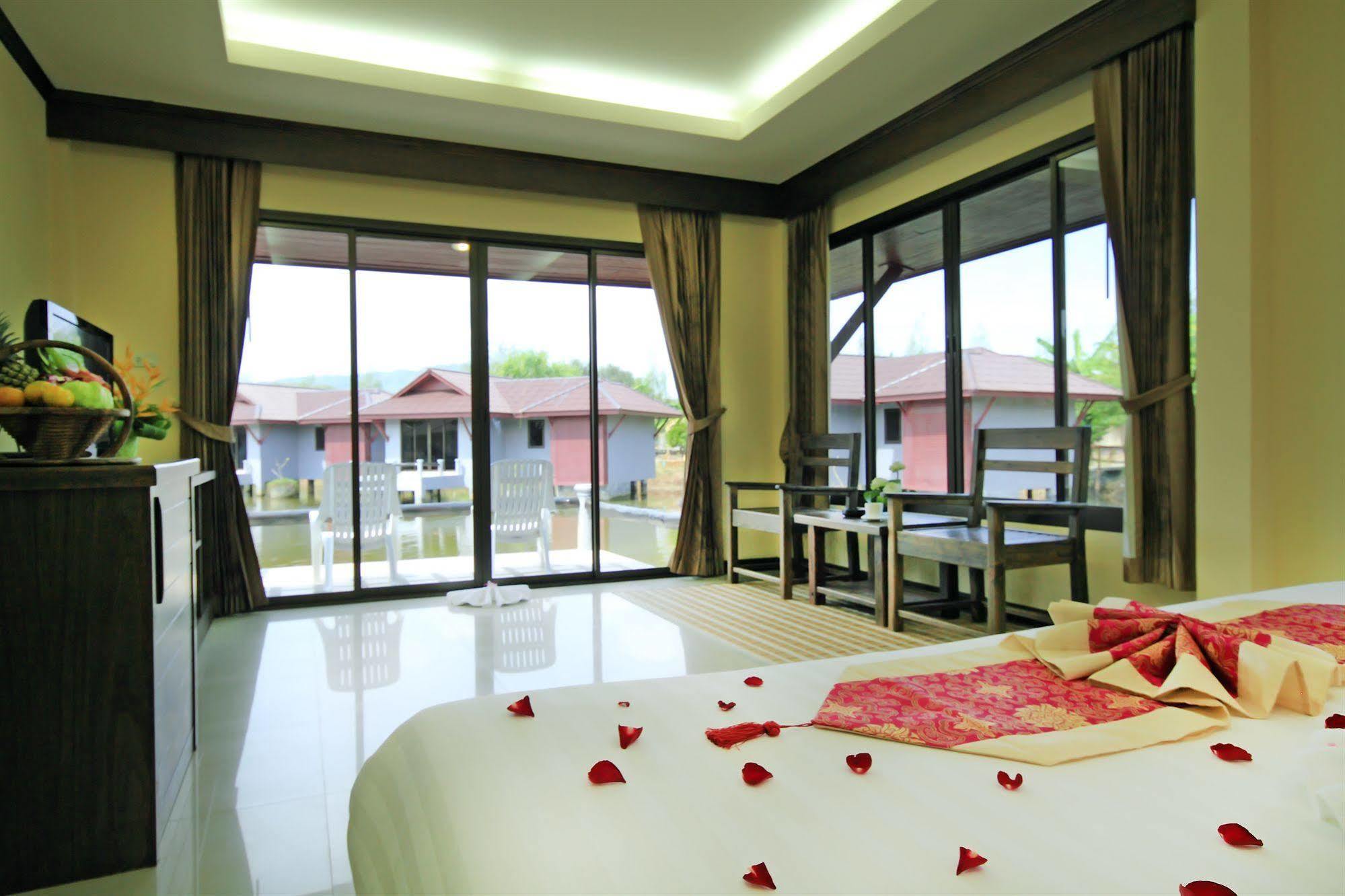The Villa Laemhin Lagoon Resort Phuket Bagian luar foto