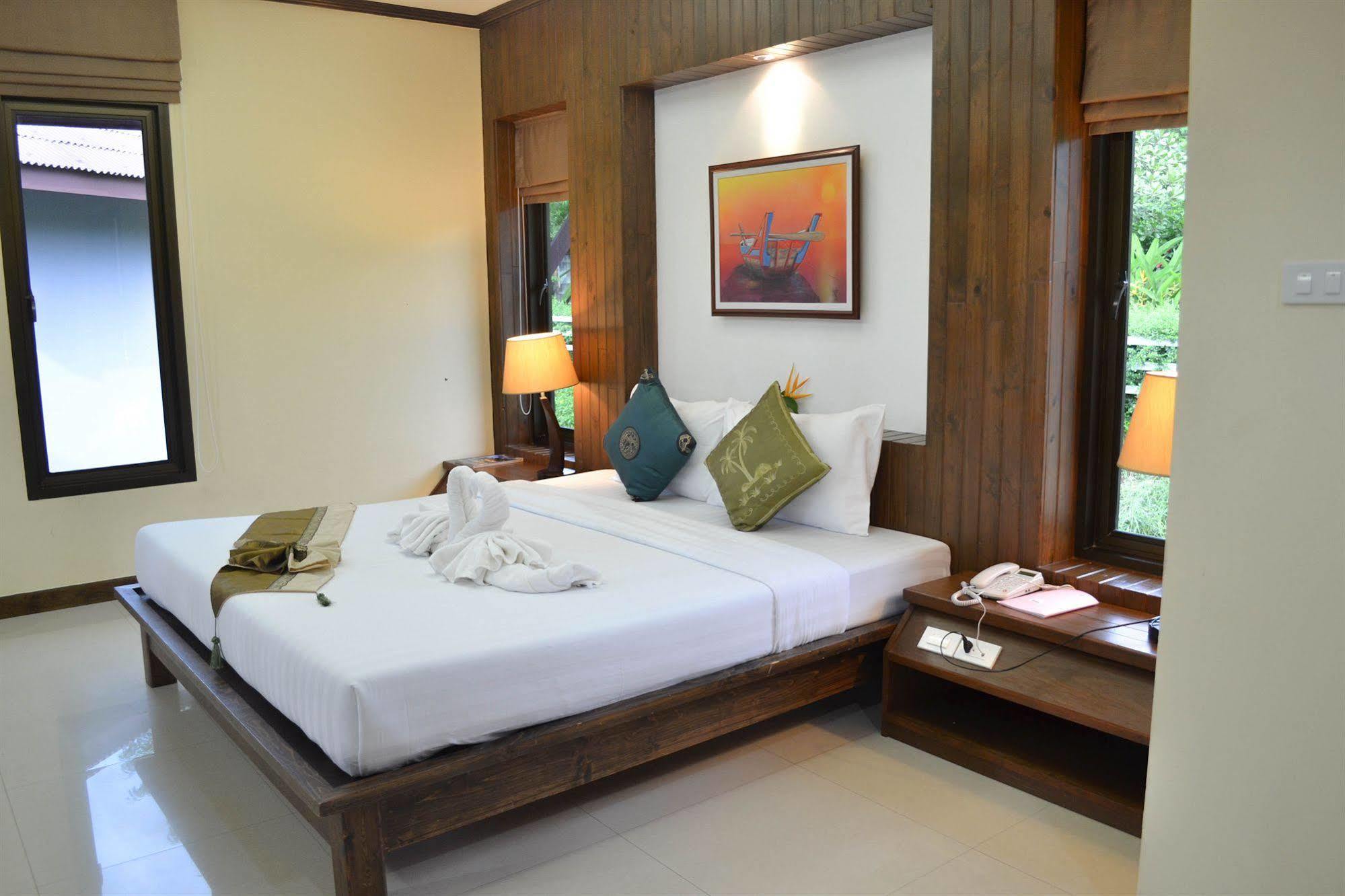 The Villa Laemhin Lagoon Resort Phuket Bagian luar foto