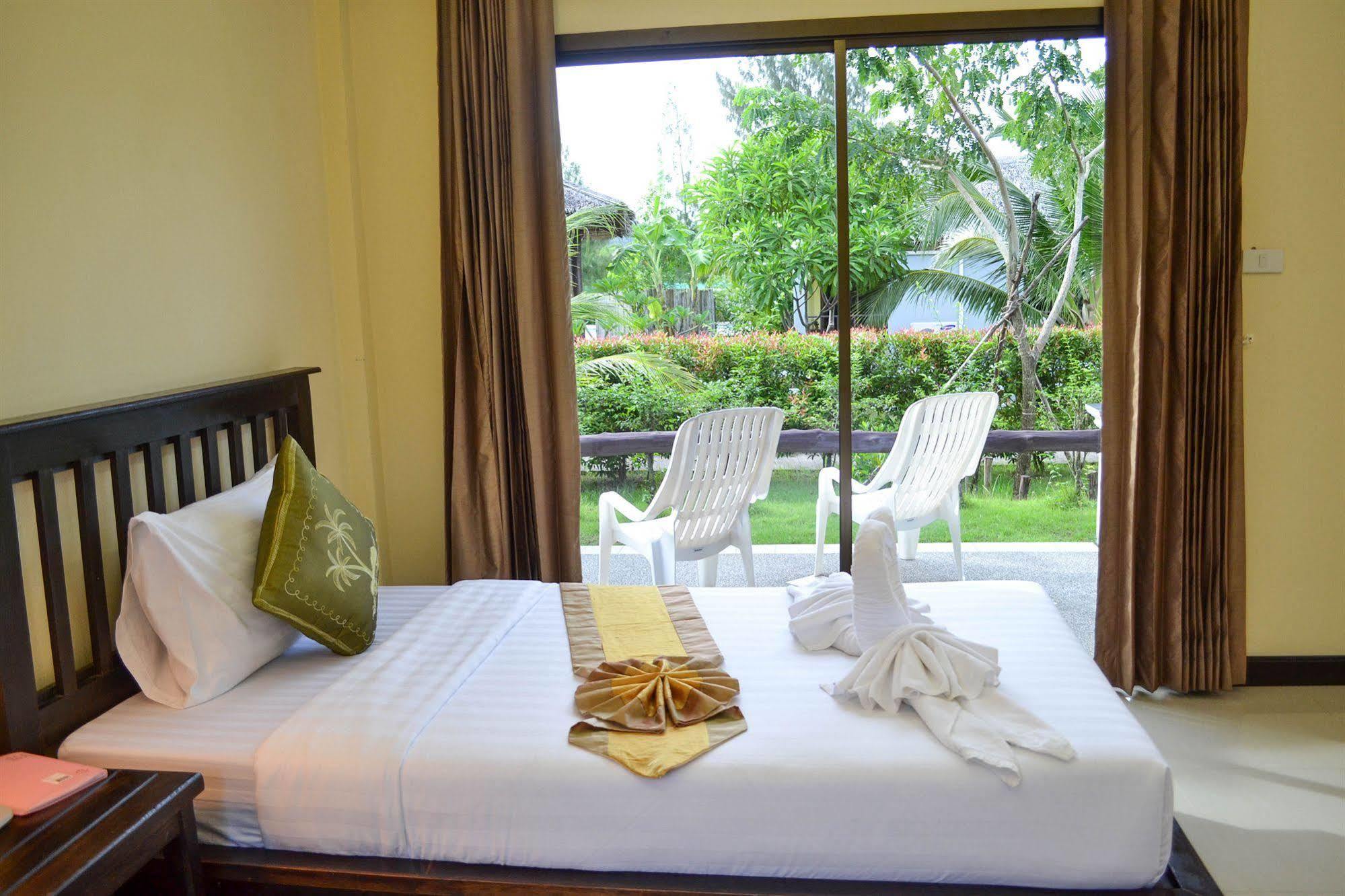 The Villa Laemhin Lagoon Resort Phuket Bagian luar foto