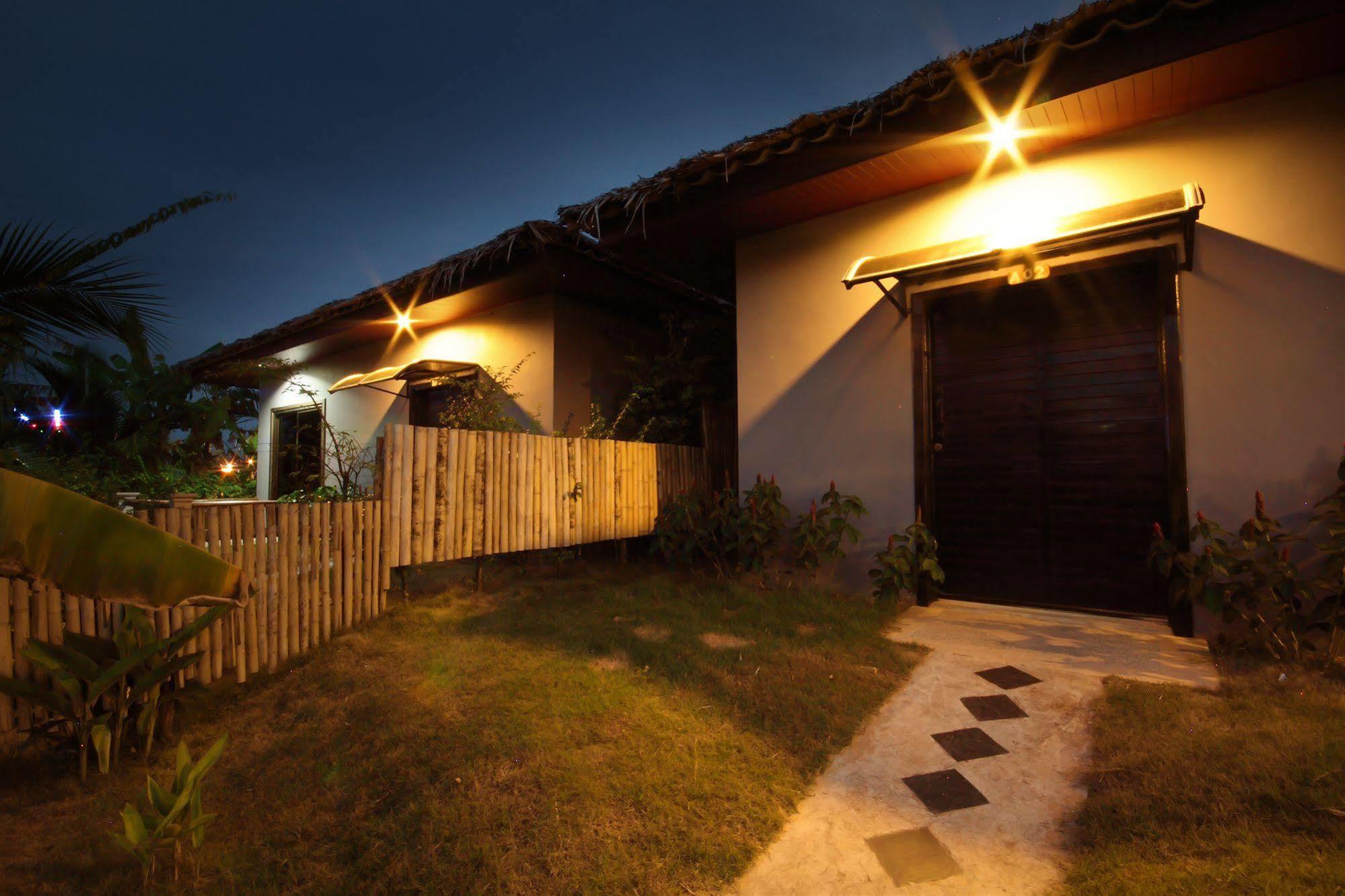 The Villa Laemhin Lagoon Resort Phuket Bagian luar foto